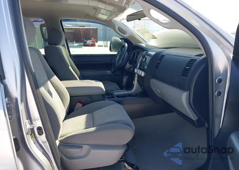 2010 Toyota Tundra Grade 5.7L V8 z USA, uszkodzony, nr VIN 5TFDW5F11AX134814